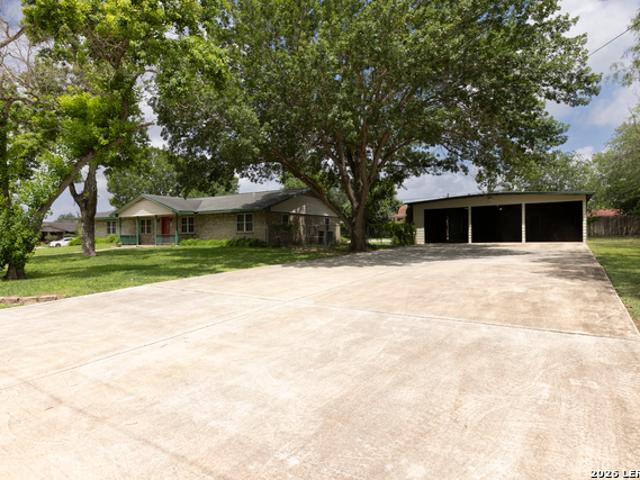 House for sale in Jourdanton, Texas