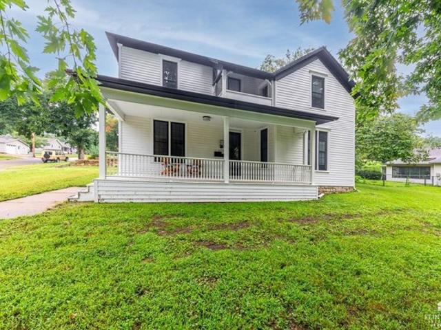 House for sale in Wamego, Pottawatomie County