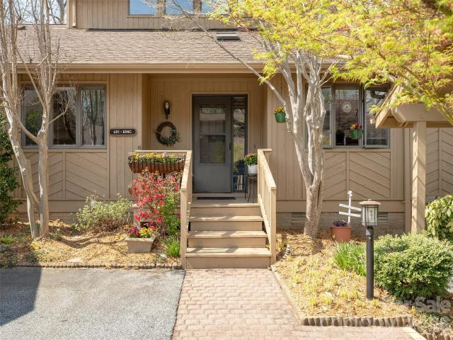 Condo for sale in Hendersonville, North Carolina