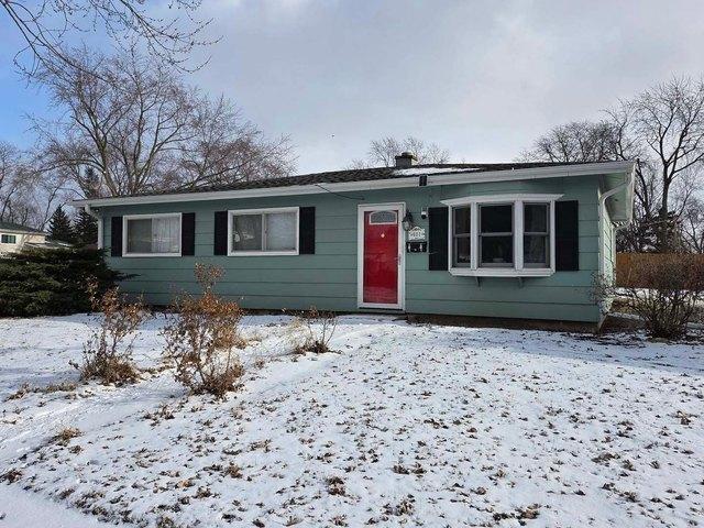 House for sale in Streamwood, Illinois