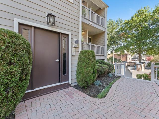Condo for sale in East Rutherford, New Jersey