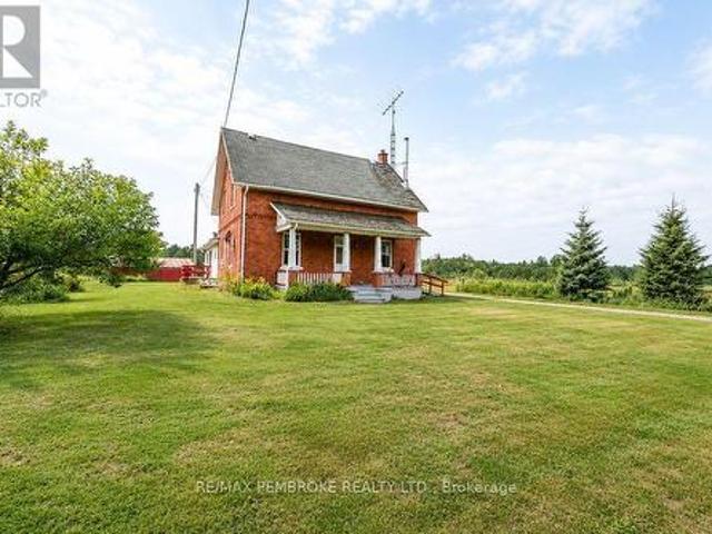 Farm for sale in Renfrew, Ontario