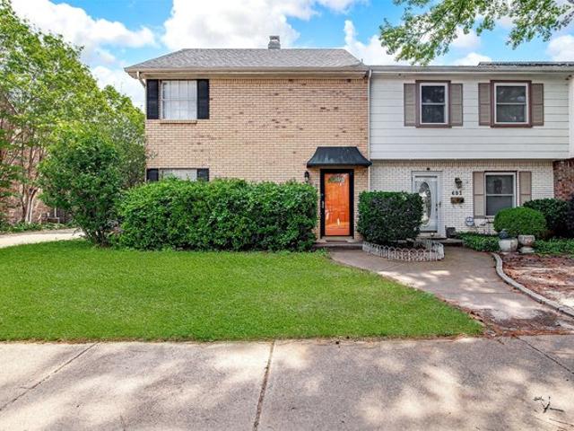 Townhouse for sale in Arlington, Texas