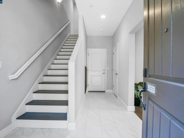 Condo for sale in Martinez, California