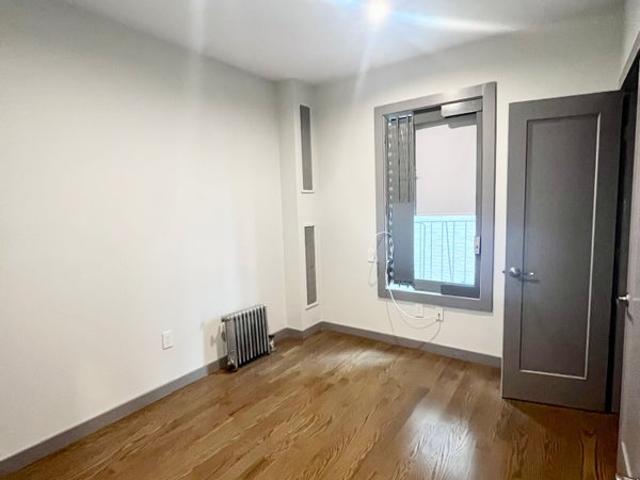 Room for rent in Arverne, New York