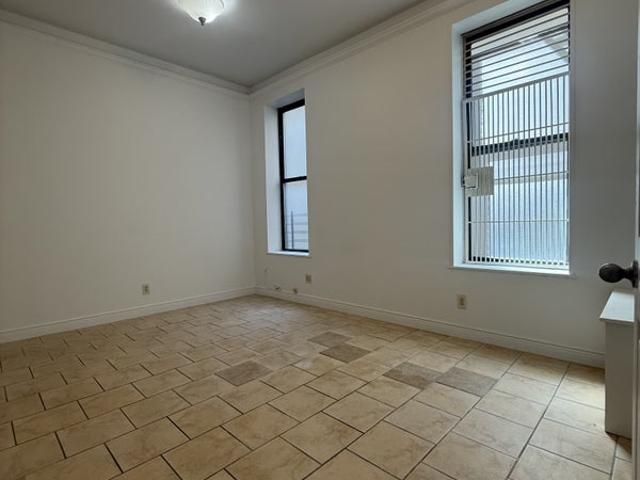 Room for rent in Arverne, New York