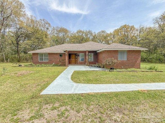 House for sale in Pace, Florida