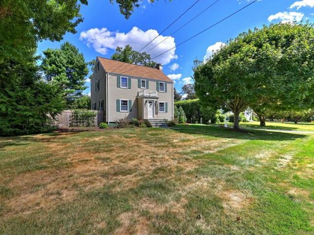 House for sale in Trumbull, Connecticut
