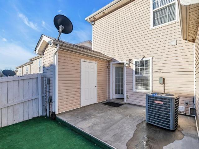 Townhouse for sale in La Vergne