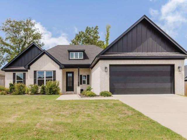 House for sale in Bryant, Saline County