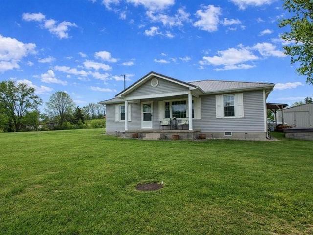 House for sale in Edmonton, Kentucky