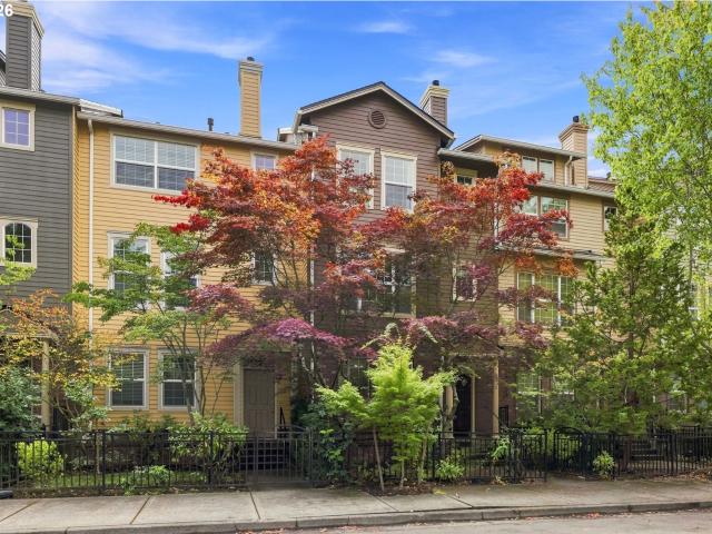 Townhouse for sale in Oregonia