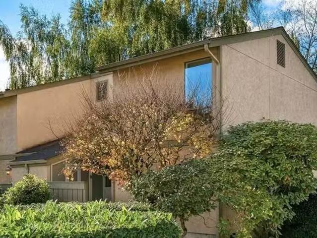 Condo for rent in Kirkland