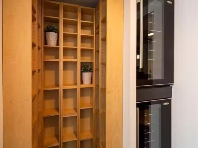 Condo for rent in North Hollywood, Studio City Neighborhood Council District