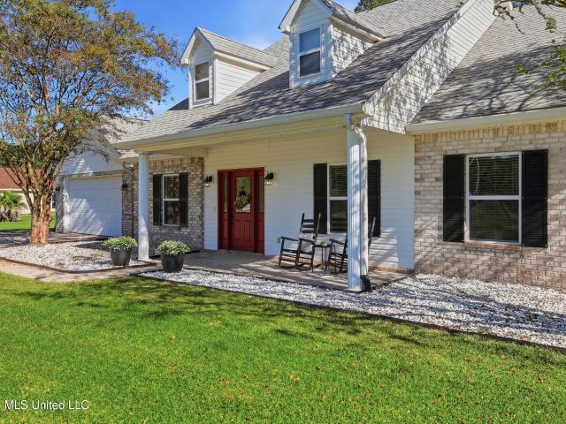 House for sale in Cuevas, Long Beach
