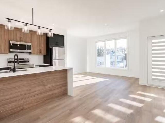 Condo for rent in East St. Paul, Manitoba