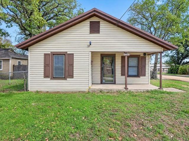 House for sale in Fort Worth, Tarrant County
