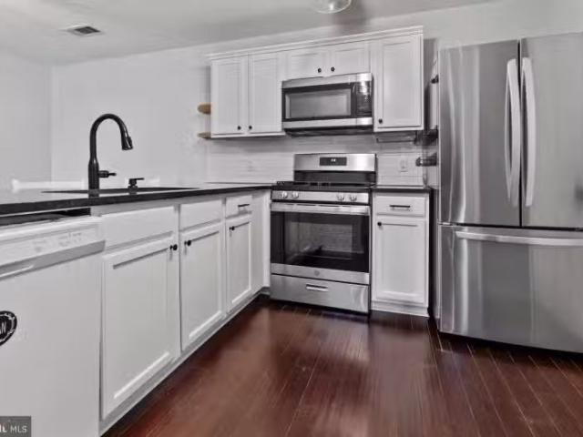 Condo for sale in Bel Air Condo for sale in Bel Air
