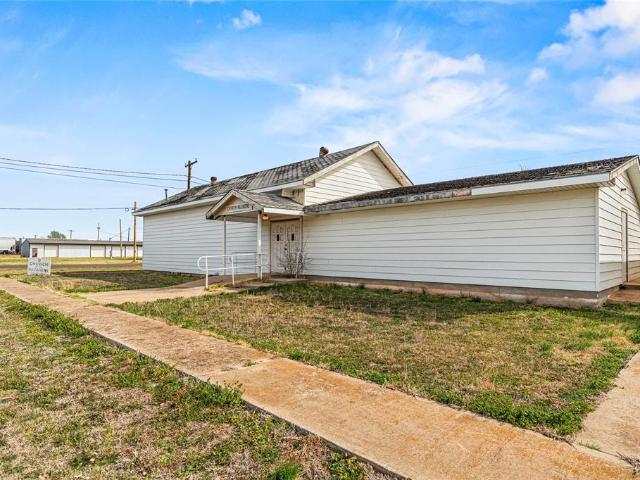 House for sale in Snyder, Kiowa County