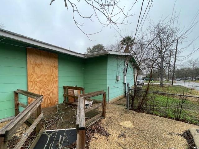 House for sale in Universal City, Texas