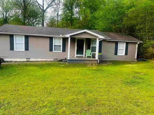 House for rent in Benton