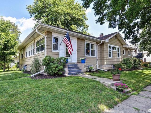 House for sale in Taylorville, Illinois