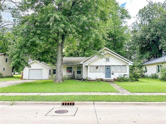 House for sale in Oblong, Illinois