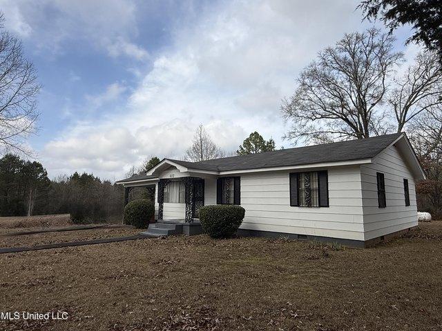House for sale in Duck Hill, Mississippi