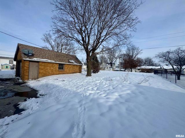 House for sale in Cedar, Iowa
