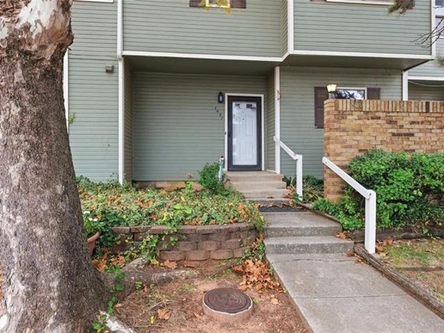 Townhouse for sale in Oklahoma City, Oklahoma County