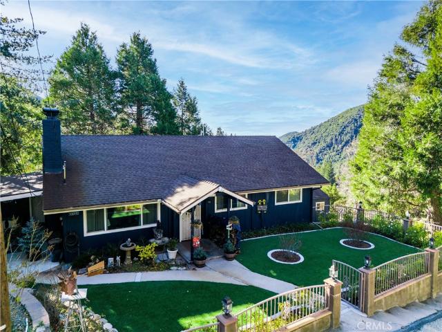 House for sale in Angelus Oaks, California