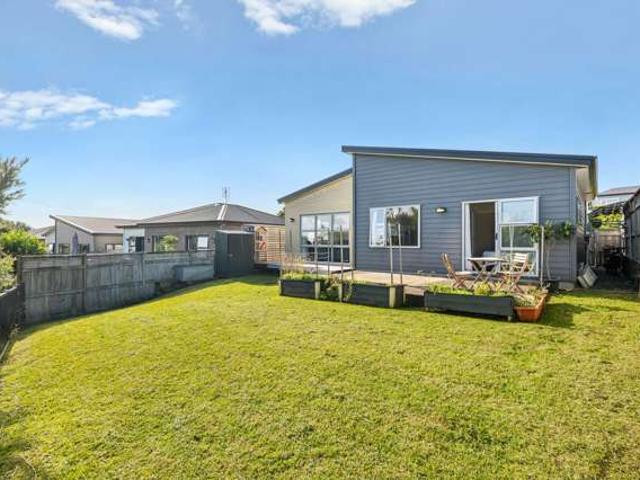 Apartment for sale in Whangaparaoa