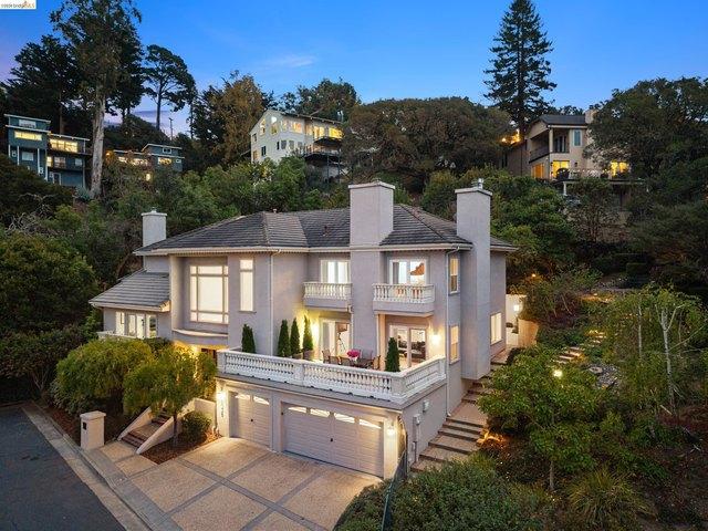 House for sale in Oakland, Alameda County