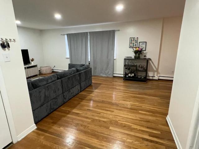 Property for rent in The Bronx, Arverne