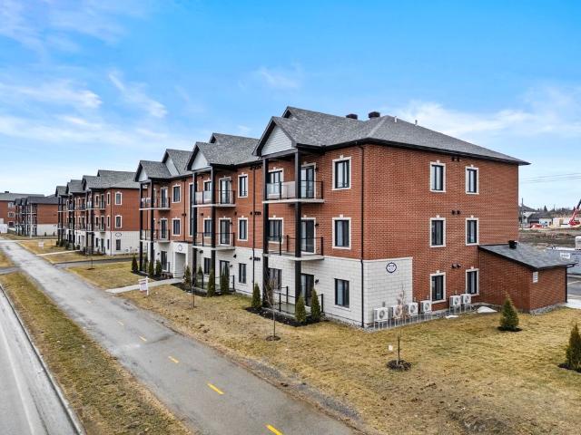 Apartment for rent in Saint-Élie-D'Orford, Sherbrooke