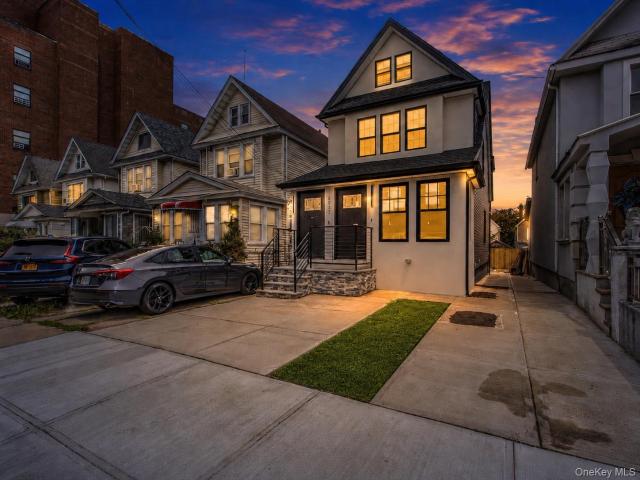 House for sale in Queens, Arverne