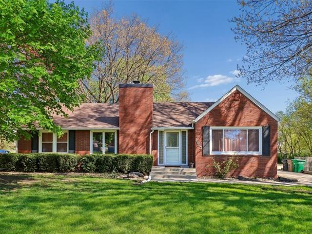 House for sale in Altoona, Iowa