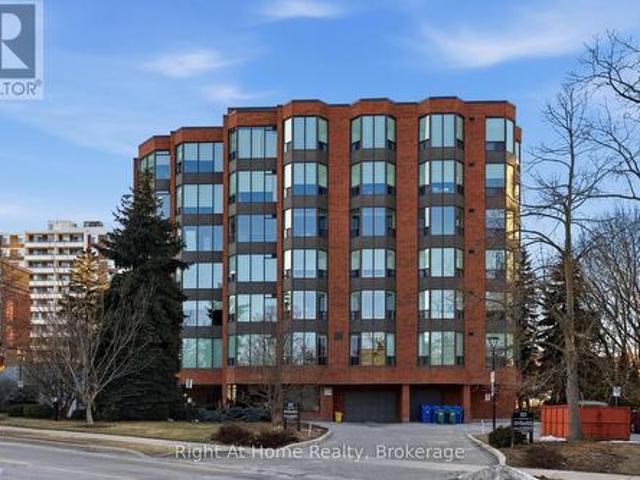 Condo for sale in Burlington, Ontario