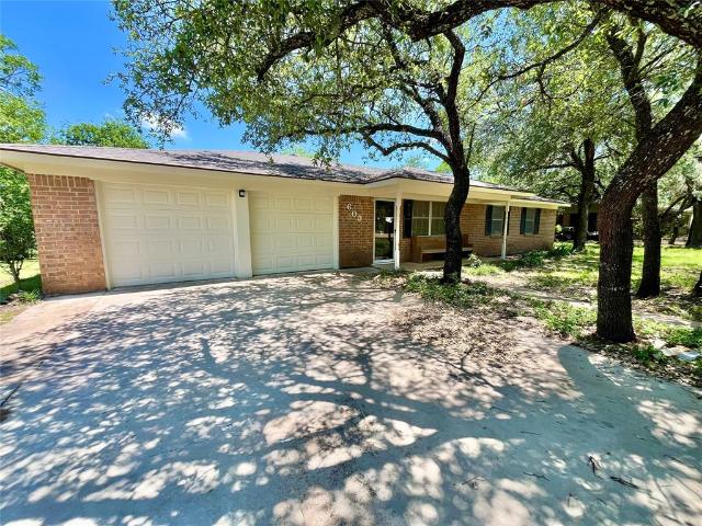 House for sale in Hamilton, Texas