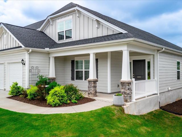 House for sale in Indigo Pointe, Mauldin