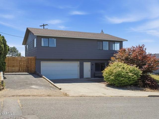 House for sale in Zillah, Washington