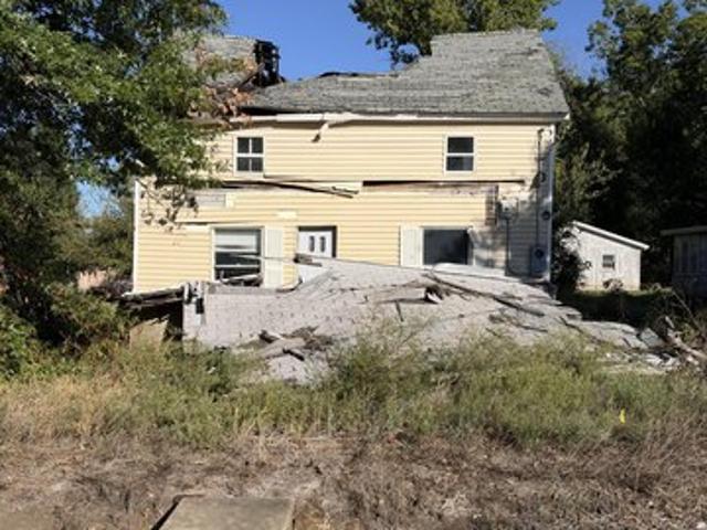 House for sale in Golden City, Barton County
