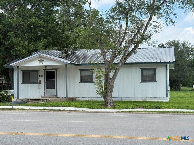House for sale in Flatonia, Texas