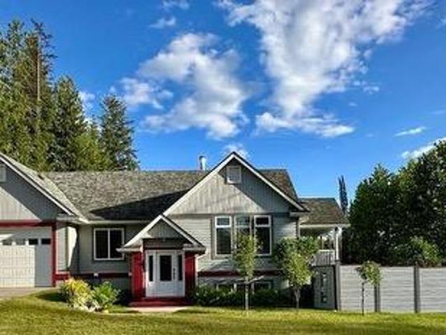 House for sale in Slocan, British Columbia