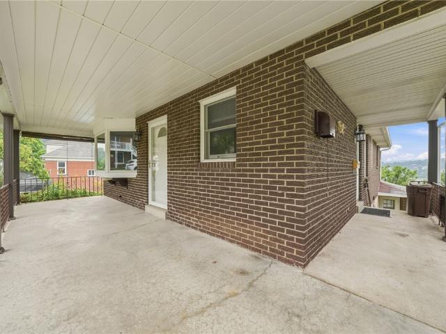 House for sale in Jeannette, Pennsylvania