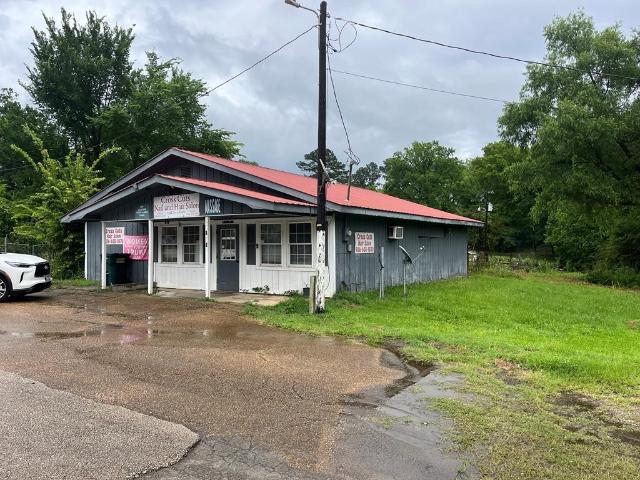 House for sale in Broaddus, Texas