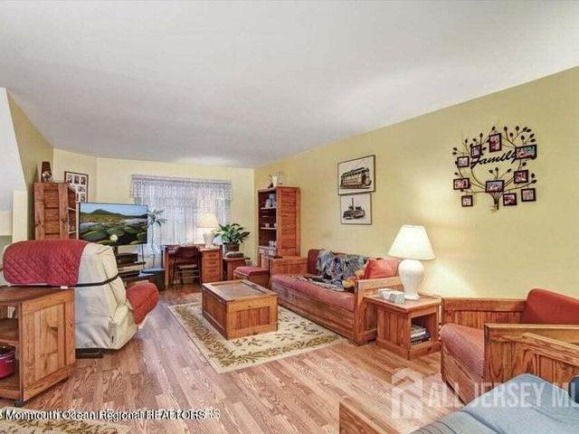 Townhouse for sale in Perth Amboy, New Jersey