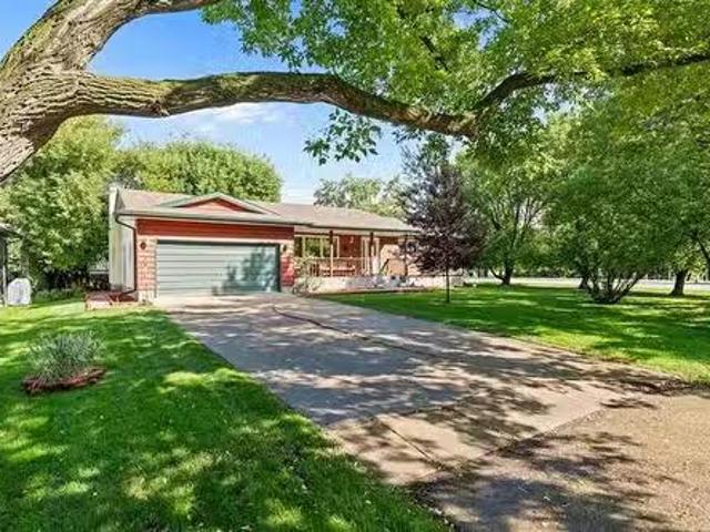 House for sale in East St. Paul, Manitoba