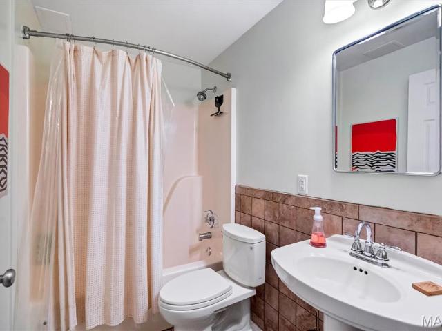 Condo for sale in Ballwin, Missouri