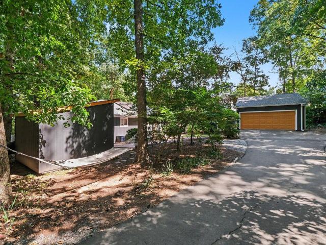 House for sale in Kent Woodlands, Carrboro